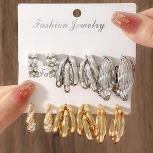 Parures de bijoux fantaisie tendance, 6 paires de boucles d'oreilles géométriques en imitation perle en forme de C pour femmes, style vintage, alliage plaqué or - Product Image 4