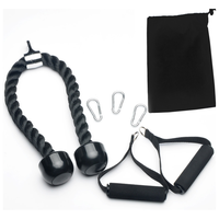 Accessoire pour machine à câble incluant une poignée, une poulie, une corde pour triceps, une barre droite, un poinçon de charge