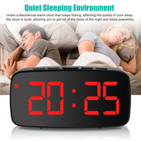 Vente en gros Horloge de table de bureau pour la maison Snooze électronique numérique intelligente avec miroir de réveil