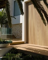 Panneaux de revêtement mural extérieur modernes en composite bois-plastique à motifs bois, imperméables