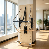 Tour de Pilates murale compacte en érable pour appartement, idéale pour l'entraînement complet du corps à domicile