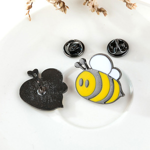 Vente en gros, broche personnalisée, épingle de revers, badge en métal, <span class=keywords><strong>animal</strong></span> mignon, miel, émail abeille, épingle pour chapeau - Product Image 6