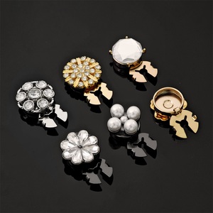 Boutons de chemise en métal de luxe avec fleurs, perles et papillons, décorés de strass et de perles, pour vêtements féminins - Product Image 3