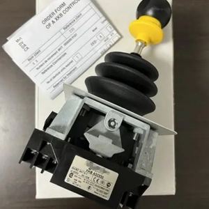 Manette de commande complète Harmony XK avec protection IP54, moteur servo et cadre métallique pour applications industrielles XKBA32330 - Product Image 1