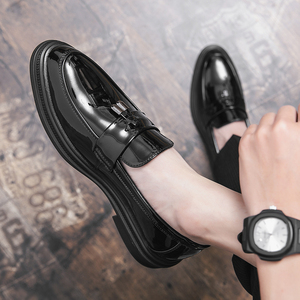 Mocasines con borlas Zapatos de vestir de boda blancos para hombre con diseño de moda superior de <span class=keywords><strong>charol</strong></span> duradero cómodo - Product Image 2