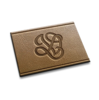 Étiquettes en cuir microfibre de haute qualité pour chapeaux et jeans, logo personnalisé, nom de marque, patchs en cuir gaufré écologiques