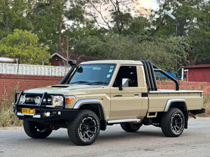 Toyota LandCruiser Pickup d'<span class=keywords><strong>occasion</strong></span> 2022 disponible en conduite à droite. Volant à gauche - Product Image 1