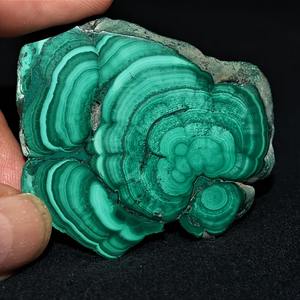 Sculpture en cristal de malachite naturelle de 300-400g, plaque de cristal de pierre précieuse, cristal de guérison fait à la main, décoration de la maison - Product Image 2