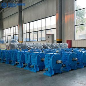 Caja de engranajes helicoidales de reducción pequeña de eje de salida hueco serie Wp para equipos industriales - Product Image 4