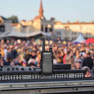 MYT-380 Professionelles Handfunkgerät Schwarz Langstrecken-UHF IPX5 Wasserfest VOX-Steuerung Akku 2800mAh Kommerzielles Zweiwege-Funkgerät - Product Image 1