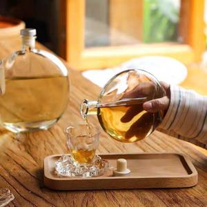 Haute qualité 250ml 500ml <span class=keywords><strong>plat</strong></span> rond en forme <span class=keywords><strong>de</strong></span> lune Style turc Style japonais bouteille <span class=keywords><strong>de</strong></span> vin en <span class=keywords><strong>verre</strong></span> clair bouteille <span class=keywords><strong>de</strong></span> boisson <span class=keywords><strong>de</strong></span> brassage à froid - Product Image 4