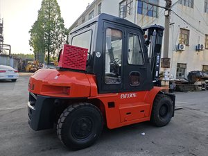 Chariot élévateur japonais d'occasion de qualité, 2,5/3/4/5/7/10/15/16/25/30 tonnes, capacité de 7 tonnes, HELI FD70 à Shanghai AVEC CA. - Product Image 3