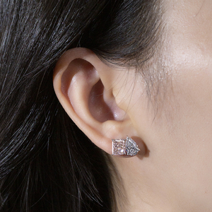 ต่างหูเพชรเม็ดรัศมีสีชมพูทองคำขาว 14K รุ่น MSE-937 จาก Messi Jewelry สำหรับผู้หญิง - Product Image 4