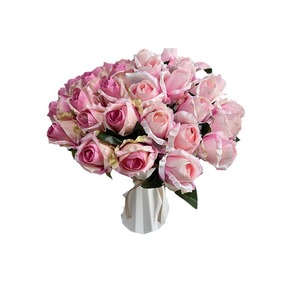 Flores Artificiales Queyiyi, Rosas de Seda, 18 Piezas, Capullos de Rosa en Forma de Corazón, Decoración para Bodas y Hogar - Product Image 5