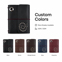 Couverture de carnet de voyage A5 en cuir uni texturé crocodile personnalisable avec inserts rechargeables et rivets métalliques élastiques