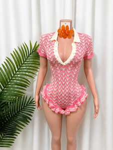 Combinaison courte d'été pour femme <span class=keywords><strong>en</strong></span> tricot, motif chevron zigzag, col polo, col <span class=keywords><strong>en</strong></span> V, manches courtes, ourlet à volants - Product Image 5