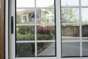Ventana Corredera de Aluminio con Rotura de Puente Térmico RG110 de 1.8mm, Certificada por <span class=keywords><strong>SABER</strong></span>, Doble Acristalamiento Low-E, Rejillas Integradas, Garantía de 5 Años, para Viviendas - Product Image 3