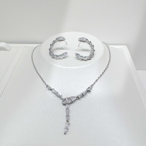Ensemble collier et boucles d'oreilles hip hop géométriques en argent 925, élégant, pour femme, demoiselle d'honneur, motif unique, zircon, bijoux pour femmes. - Product Image 4