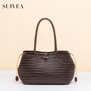 Sac fourre-tout rétro en cuir véritable tressé à la main, chic et décontracté, pour femme - Product Image 1