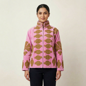 Veste en velours rose brodée pour femmes, motif floral doré, col montant, manches longues, vente en gros - Product Image 1