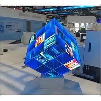 Affichage publicitaire numérique LED en cube P2.5 pour intérieur, affichage LED à matrice de points multi-faces verticale pour les magasins de marques, les stands d'exposition