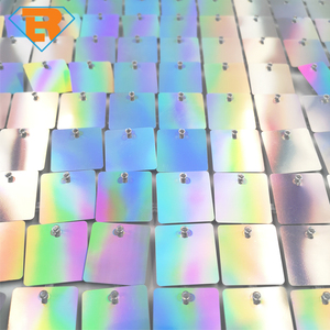 Panel de Lentejuelas Cuadradas Brillantes con Efecto Ondulado para Decoración de Fondo y Letreros Exteriores - Product Image 4