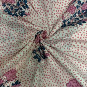 Tela de Algodón Estampada con Flores Verde Menta, con Ramo de Rosas Rosadas y Motivo de Hojas Azules, Patrón Geométrico de Puntos en Toda la Superficie - Product Image 3