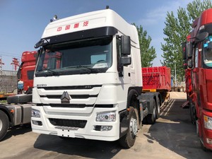 Camión Tractor Usado Sinotruk Euro2 Diésel 6X4 con Volante a la Izquierda, HOWO de 10 Ruedas, Capacidad de Carga de 21-30T, 371hp, Cámara Trasera de 360° - Product Image 5