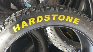 ยางจักรยานขนาด 20*4.0 พร้อมปุ่มกันลื่นสำหรับหิมะ ยางจักรยานไฟฟ้าขนาดใหญ่ 20*4.0 นิ้ว สำหรับหิมะ ยางยางสำหรับฤดูหนาวแบบมีปุ่ม - Product Image 4