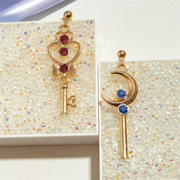 Anime Sailor Moon pendientes joyería Moon Stick asimétrico gota pendientes mujeres niñas Aleación de Zinc cristal colibrí 18K oro