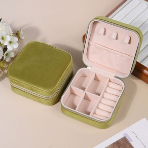 EVERWIN Offre Spéciale : Organisateur Portable pour Boucles d'Oreilles, Pendentifs et Bagues – Boîte à Bijoux avec Doublure en Velours pour Rangement et Emballage - Product Image 3
