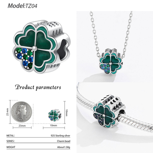 จี้เงินแท้ S925 รูปใบโคลเวอร์สี่แฉก ประดับด้วยเคลือบสีเขียวและเพชรสังเคราะห์สีเขียวอมฟ้า ของขวัญเครื่องประดับนำโชคสำหรับผู้หญิง - Product Image 3