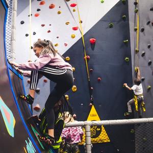 สนามเด็กเล่นในร่มธีมกีฬาพร้อมสายซิปสำหรับปีนผนัง - Product Image 6