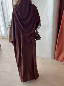 Abaya ouverte de style <span class=keywords><strong>cardigan</strong></span> en dentelle délicate et patchwork personnalisée Loriya pour femmes musulmanes, mode islamique modeste de Dubaï - Product Image 4