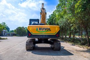 Bûches, tracteur de forêt, coupe d'arbre, grappin, tête de moissonneuse, machine pour la marche en forêt - Product Image 4