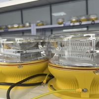 Feux d'avertissement d'aéronef à intensité moyenne à LED pour gratte-ciel Feux d'obstacle pour l'aviation Feux de signalisation pour aéroports