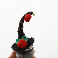 Handgewebte Pinguinpuppe aus Wolle, süßes kleines Kuscheltier, gehäkelter Anhänger, Zaubererhut-Taschenanhänger