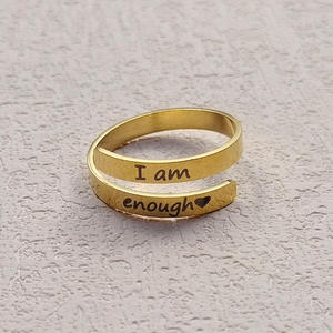แหวนทอง 18K ดีไซน์ I Am Enough สุดฮิต ปรับขนาดได้ ผลิตจากสแตนเลสสตีล - Product Image 6