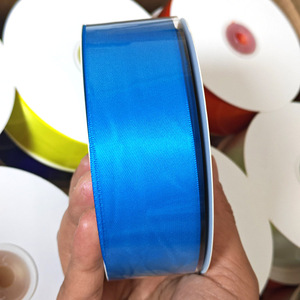 Pita Satin Ramah Lingkungan 1-1/2 Inci 40mm Warna Solid Dua Sisi 100% Poliester untuk Kotak Hadiah, Gulungan 50 Yard, Terlaris - Product Image 3