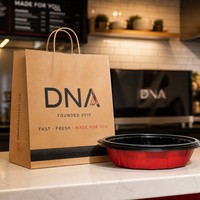Plateau de service jetable en plastique de 2000 ml avec couvercle, rouge et noir, sans BPA, conforme FDA, recyclable, micro-ondable, qualité alimentaire, vente en gros
