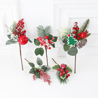 Décorations de Noël 2026 : Brindilles de pin artificielles avec baies rouges et pommes de pin, effet neige