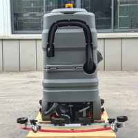Autolaveuse autoportée M6 ergonomique à commande par engrenages, avec brosse à double disque, pour entrepôt