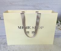 Sacs cadeaux en papier personnalisés avec logo, sacs d'emballage écologiques pour les magasins de détail, avec poignées