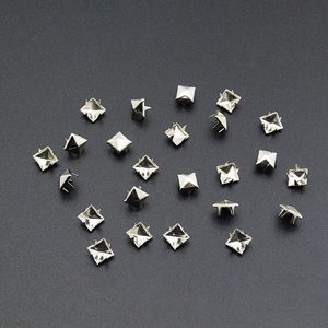 Rebites de pirâmide 9mm, rebites de bronze dourado prateado para costura, para sapatos - Product Image 1
