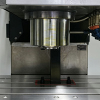 Centre d'usinage vertical robuste VMC1160, fraiseuse haute rigidité, haute précision SYNTEC/Mitsubishi BT40 24T ATC 0,005 mm