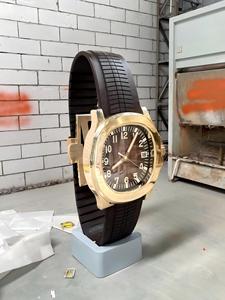 Sculpture <span class=keywords><strong>de</strong></span> montre géante haute fidélité en fibre <span class=keywords><strong>de</strong></span> verre pour la décoration <span class=keywords><strong>de</strong></span> magasins <span class=keywords><strong>de</strong></span> détail et <span class=keywords><strong>de</strong></span> halls d'exposition, sculpture d'exposition <span class=keywords><strong>de</strong></span> montres sur mesure - Product Image 1
