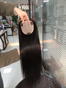 Volumateur pour Femme en Cheveux 100% Humains Véritables avec Base en Soie, Cheveux Vierges à Cuticules Alignées, Dessus en Soie - Product Image 3