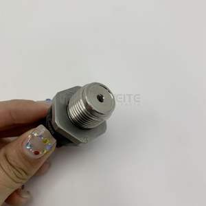 เซ็นเซอร์วัดแรงดันคอมมอนเรลคูโบต้า 6754-72-1210 สำหรับรถขุด PC200-8 EC210B สแตนเลส IP65 ความแม่นยำ 0.5% FS - Product Image 5