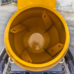 Nuovo Mini Dumper Portatile da 500L Piccolo Autocarro Ribaltabile <span class=keywords><strong>Betoniera</strong></span> Autocaricante Diesel con Cingoli e Componenti Principali quali Motore Pompa a Ingranaggi - Product Image 4