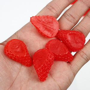 Vente directe d'usine d'accessoires en PVC simulant des tranches de fraises, matériaux pour la fabrication de gâteaux simulés, bijoux faits main DIY - Product Image 4